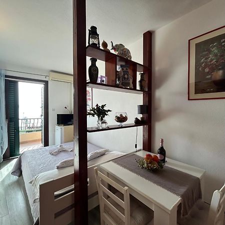 פודגורה Seafront Studio Apartment+Balcony מראה חיצוני תמונה